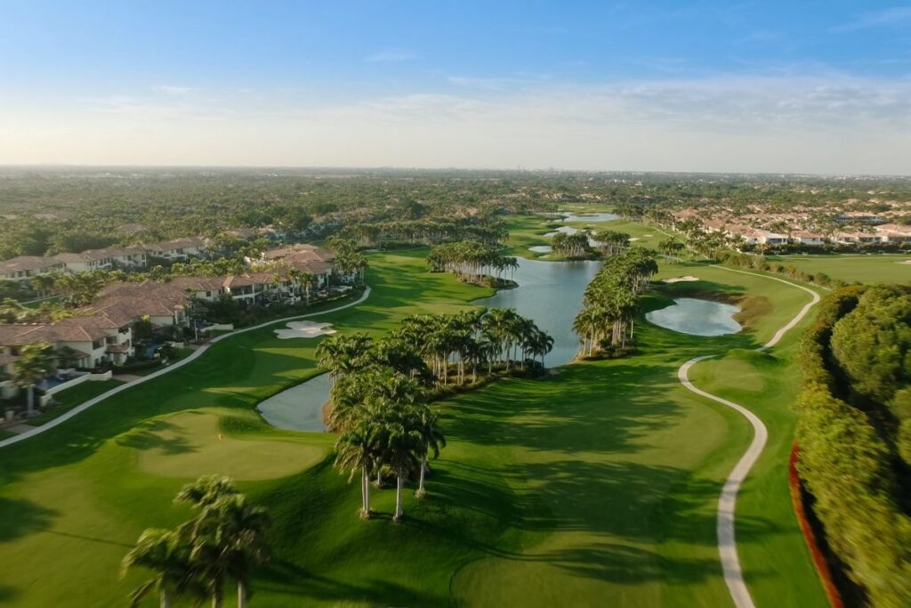 Palm-lined golf course and luxury homes in Palm Beach Gardens, Florida